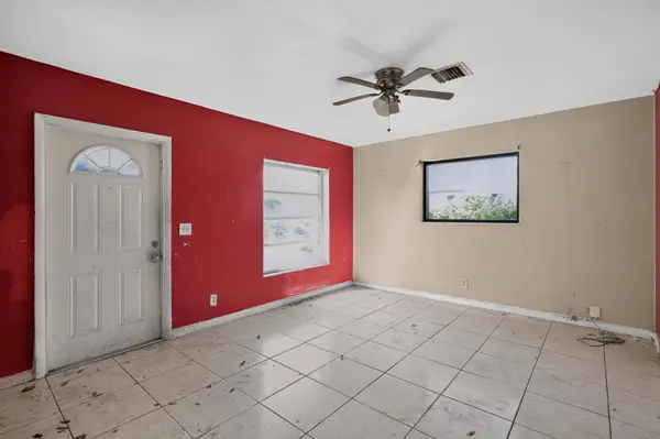 2740 NW 2ND ST, Boynton Beach, FL 33435