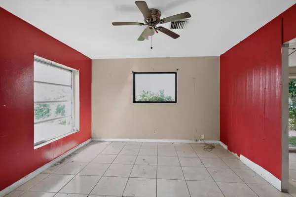 2740 NW 2ND ST, Boynton Beach, FL 33435