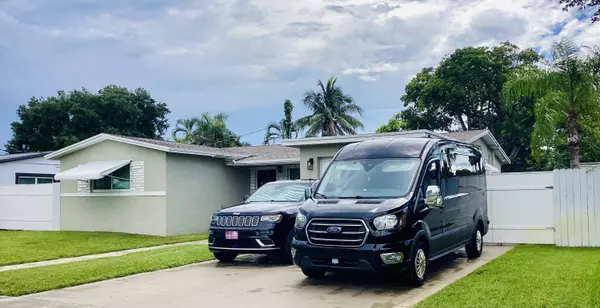720 SW 69TH AVE, Pembroke Pines, FL 33023