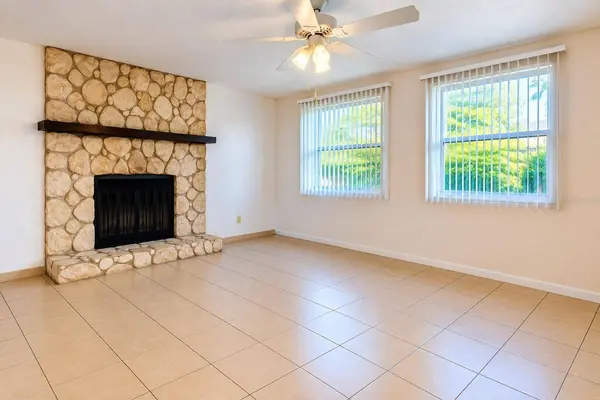 824 E 9TH AVE, New Smyrna Beach, FL 32169