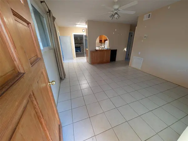 824 E 9TH AVE, New Smyrna Beach, FL 32169