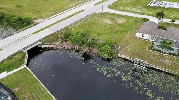 1 NW 30th PL, Cape Coral, FL 33993