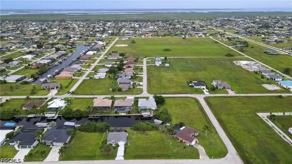 614 NW 32nd PL, Cape Coral, FL 33993
