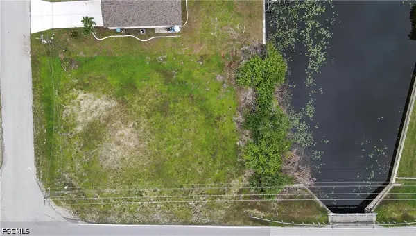 1 NW 30th PL, Cape Coral, FL 33993