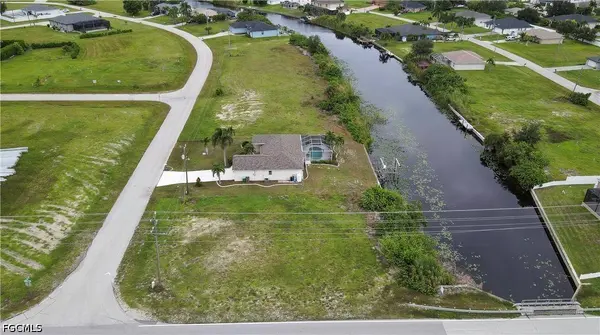 1 NW 30th PL, Cape Coral, FL 33993
