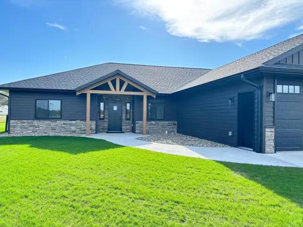 407 Halfaday DR, Sauk Centre, MN 56378