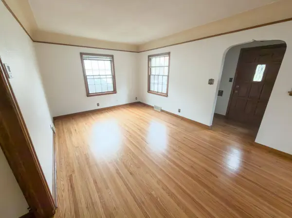 1481 Edgerton ST, Saint Paul, MN 55130