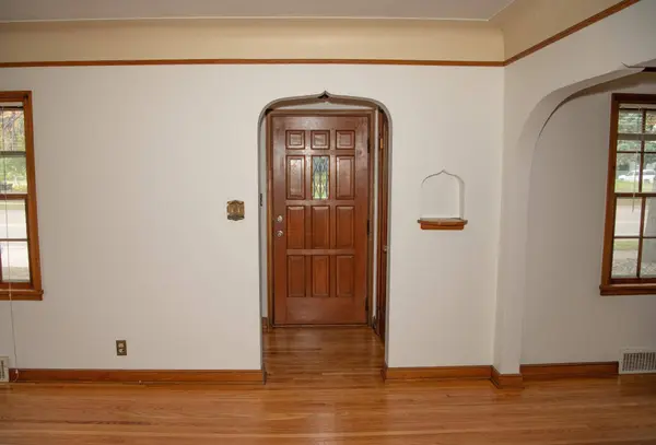 1481 Edgerton ST, Saint Paul, MN 55130