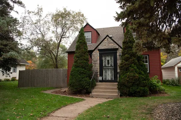 1481 Edgerton ST, Saint Paul, MN 55130