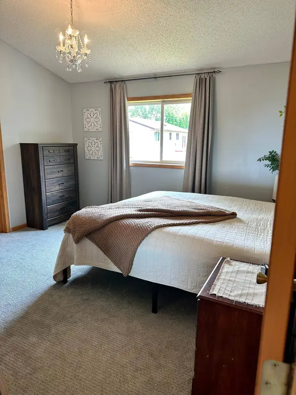 211 Florence AVE S, Annandale, MN 55302