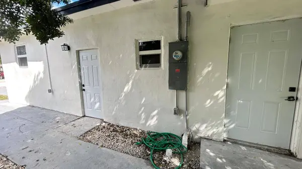 1140 NW 111TH ST, Miami, FL 33168