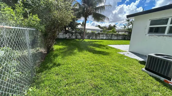 1140 NW 111TH ST, Miami, FL 33168