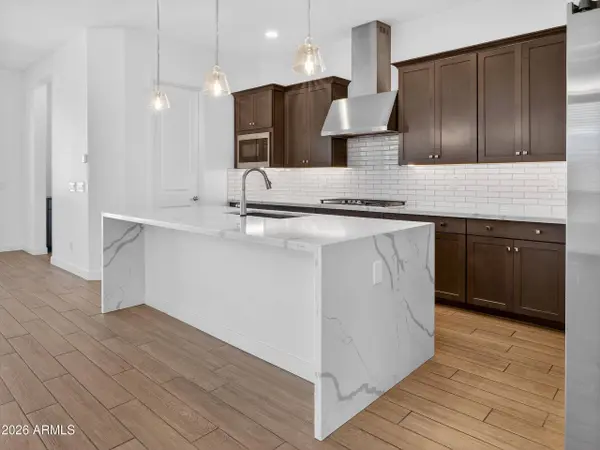 810 E HOPI Trail, Phoenix, AZ 85042