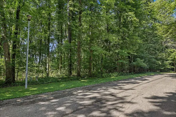 13986 Peninsula Drive, Galesburg, MI 49053