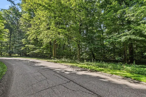 13986 Peninsula Drive, Galesburg, MI 49053