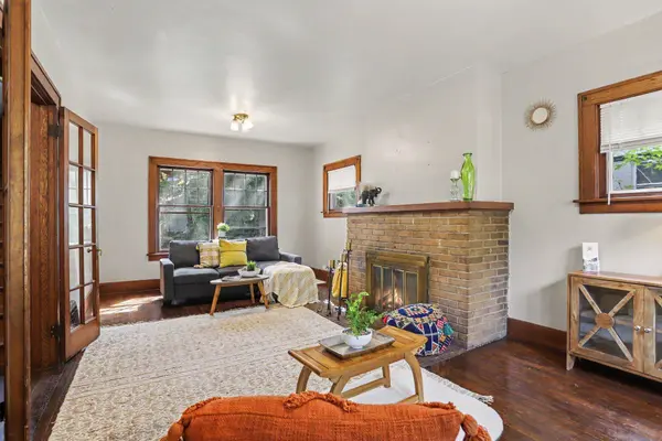 915 Walwood Place, Kalamazoo, MI 49007