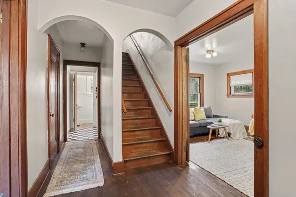 915 Walwood Place, Kalamazoo, MI 49007
