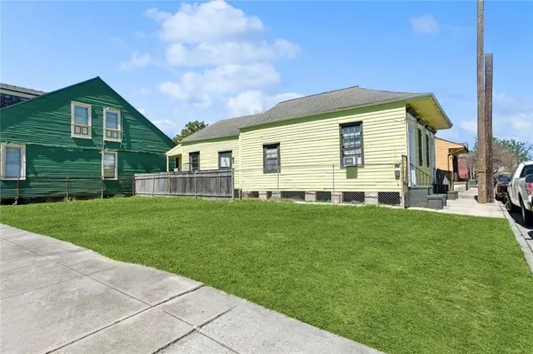 1000 FRENCHMEN ST, New Orleans, LA 70116