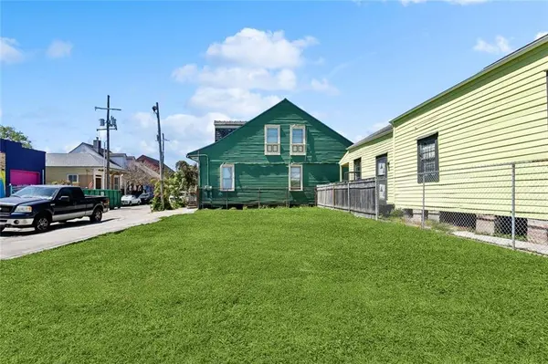 1000 FRENCHMEN ST, New Orleans, LA 70116
