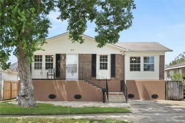 3637 W LOYOLA DR