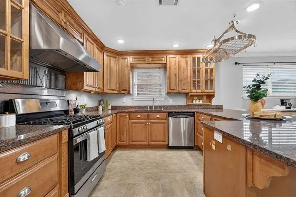 4421 LAKEWOOD DR, Metairie, LA 70002