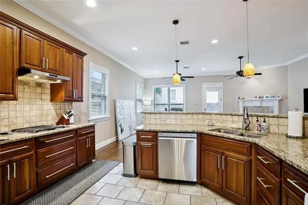 616 RIDGEWOOD DR, Metairie, LA 70001