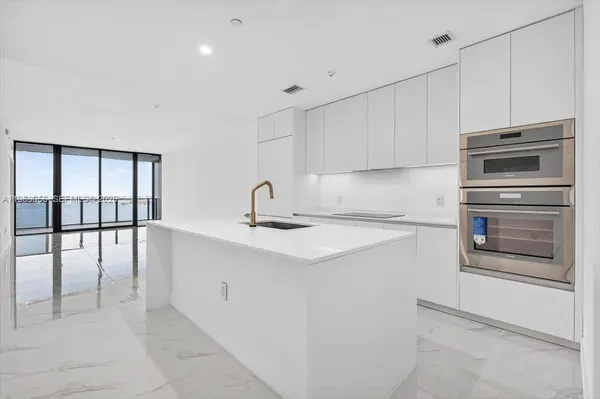 700 NE 24 #2606, Miami, FL 33137