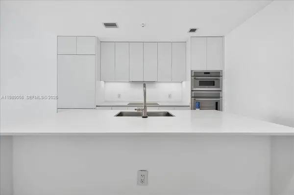 700 NE 24 #2606, Miami, FL 33137