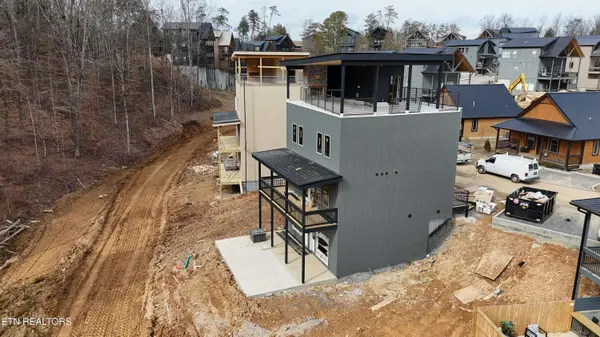 444 Hatchet WAY, Pigeon Forge, TN 37863