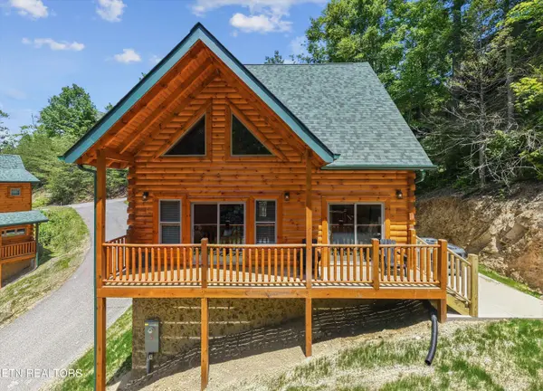 2107 Valley Creek WAY, Pigeon Forge, TN 37862