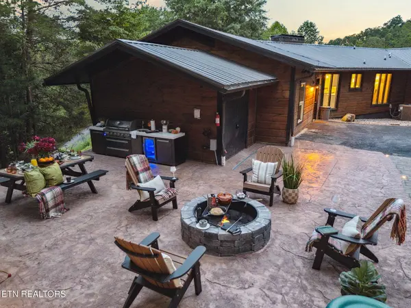 3430 Lillie Blvd, Pigeon Forge, TN 37876