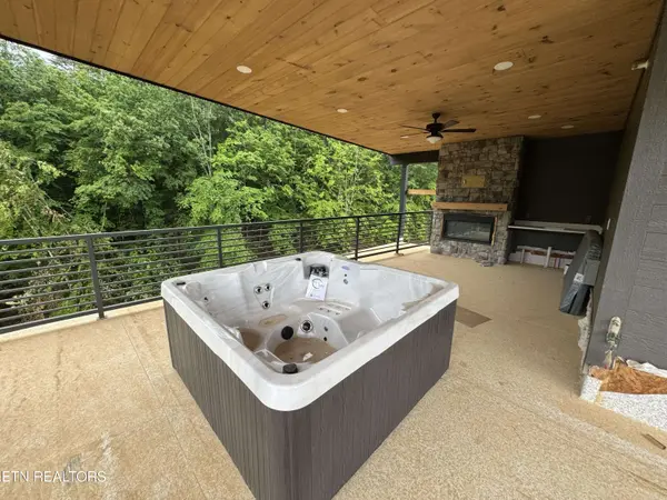440 Hatchet WAY, Pigeon Forge, TN 37863