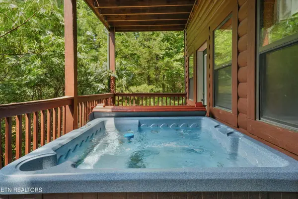 1583 Nicoha Blvd, Sevierville, TN 37876