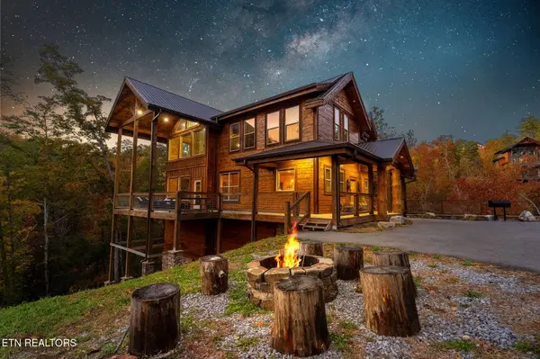 2971 Laughing Pine LN, Sevierville, TN 37862