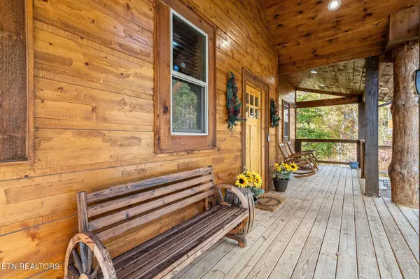 2971 Laughing Pine LN, Sevierville, TN 37862