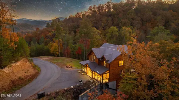 2971 Laughing Pine LN, Sevierville, TN 37862