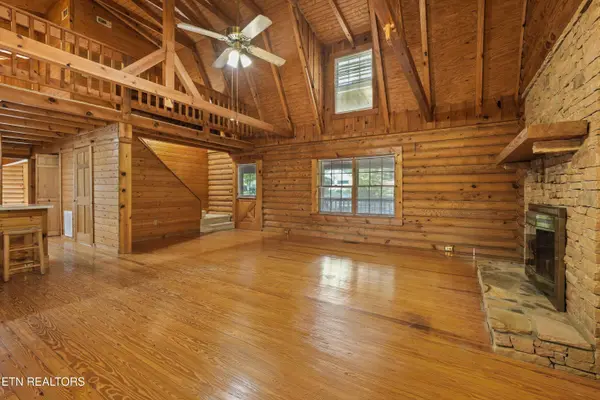 1611 Canterbury Downs Rd, Pigeon Forge, TN 37862