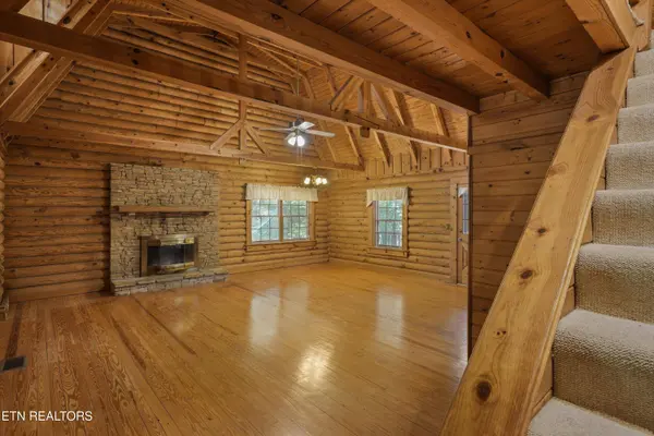 1611 Canterbury Downs Rd, Pigeon Forge, TN 37862