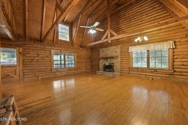1611 Canterbury Downs Rd, Pigeon Forge, TN 37862