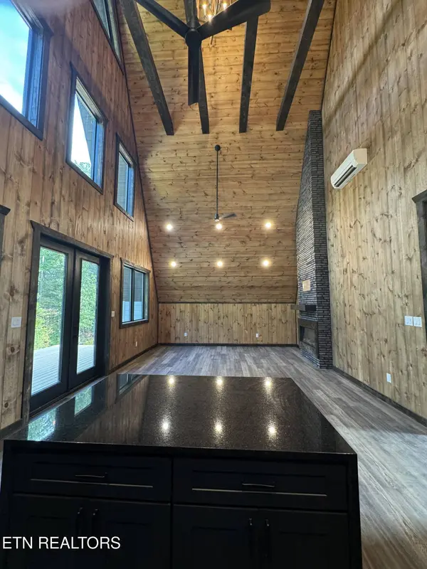651 Longbow WAY, Pigeon Forge, TN 37863