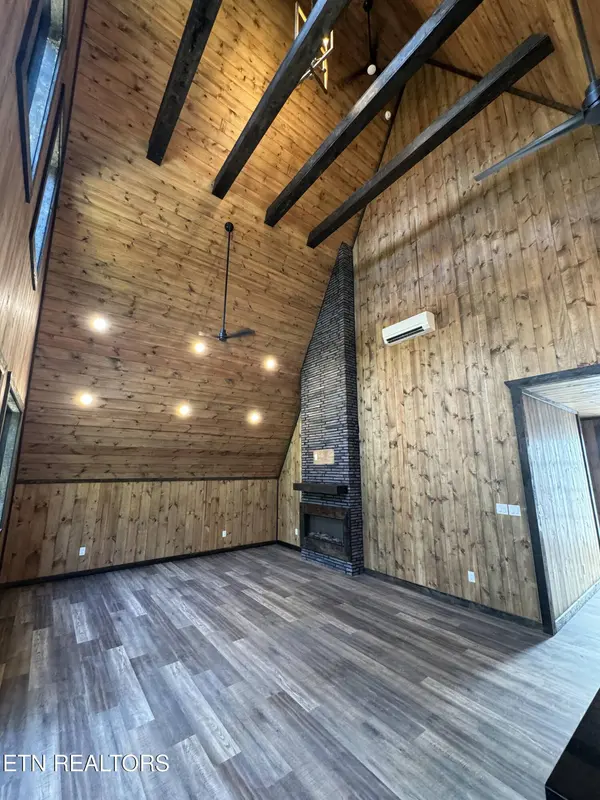 651 Longbow WAY, Pigeon Forge, TN 37863