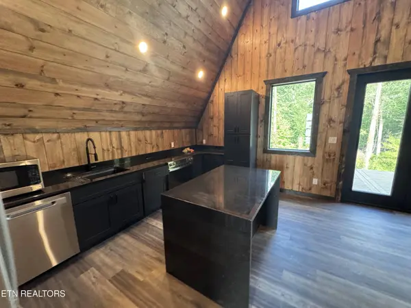 651 Longbow WAY, Pigeon Forge, TN 37863