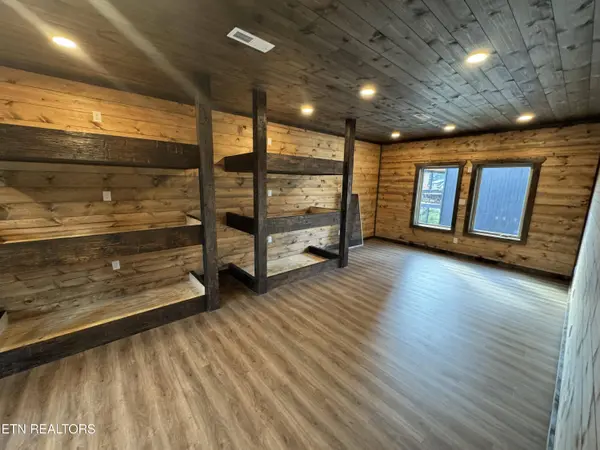502 Warbonnet WAY, Pigeon Forge, TN 37863