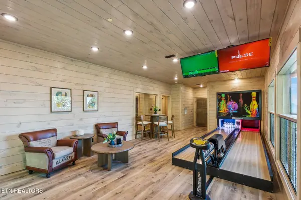 2525 Angelos Mountain WAY, Pigeon Forge, TN 37862