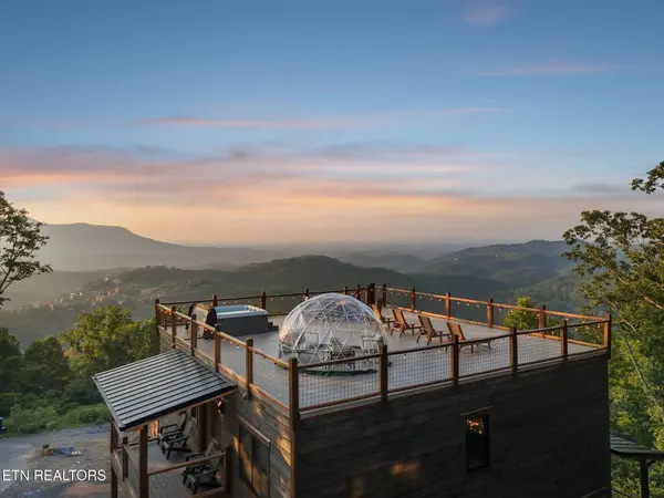 2525 Angelos Mountain WAY, Pigeon Forge, TN 37862