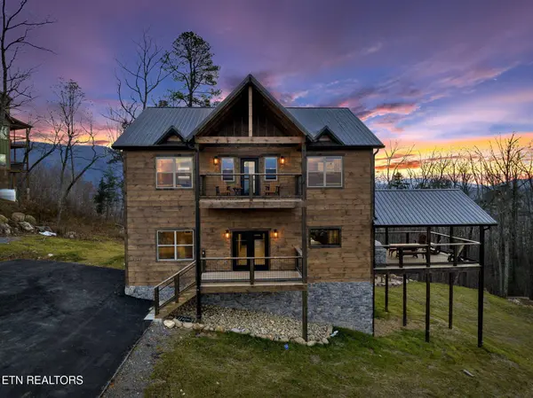 2520 Angelos Mountain WAY, Pigeon Forge, TN 37862