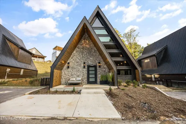 619 Longbow WAY