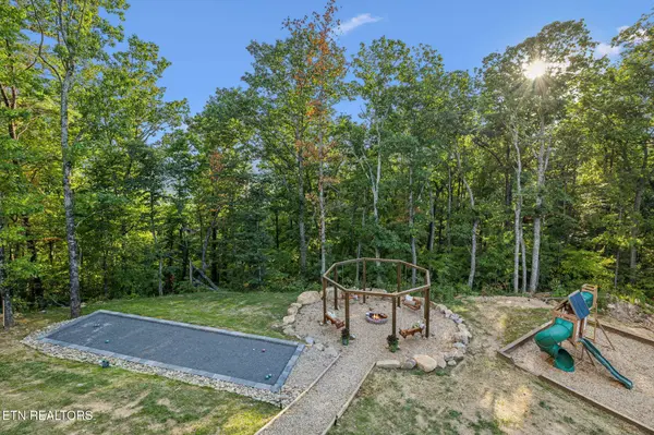 2520 Angelos Mountain WAY, Pigeon Forge, TN 37862