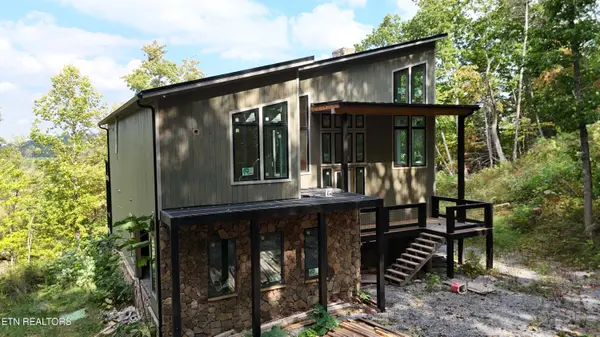 1637 Bench Mountain WAY