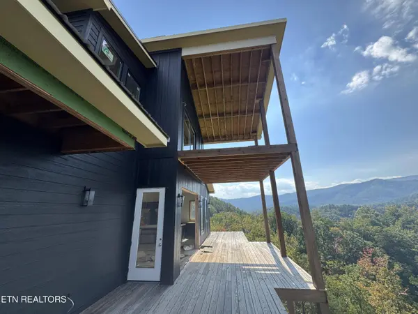 2845 Red Sky DR, Sevierville, TN 37862